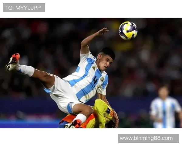 帕特罗与阿根廷独立的激烈对决揭示足球战术与球队精神的较量