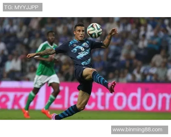 艾维斯与摩里伦斯激战正酣谁能在这场较量中笑到最后